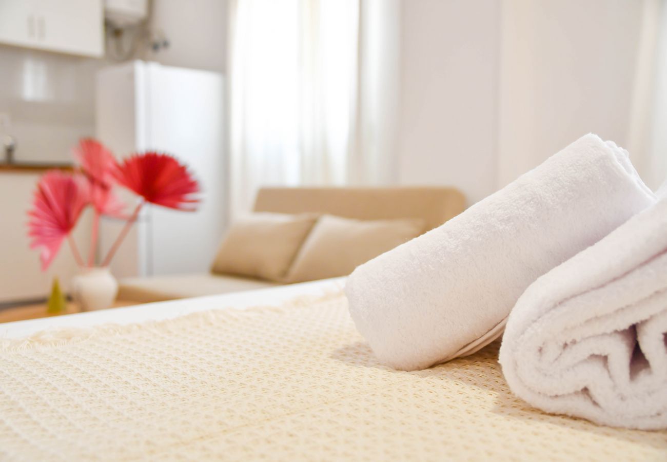 Studio in Madrid - M (MLU421) Apartamento TETUAN "CASTELLANA&quo Studio in Madrid - M (MLU421) Apartamento TETUAN "CASTELLANA&quo