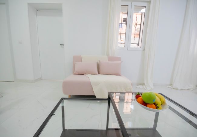 Studio in Madrid - M (MLU4B2) TETUAN "EL RETIRO" Studio in Madrid - M (MLU4B2) TETUAN "EL RETIRO"