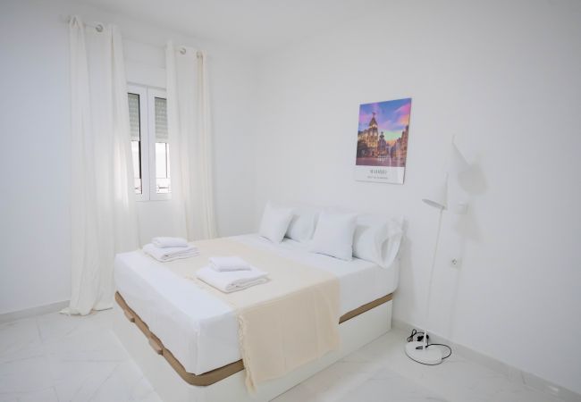 Studio in Madrid - M (MLU4B2) TETUAN "EL RETIRO" Studio in Madrid - M (MLU4B2) TETUAN "EL RETIRO"