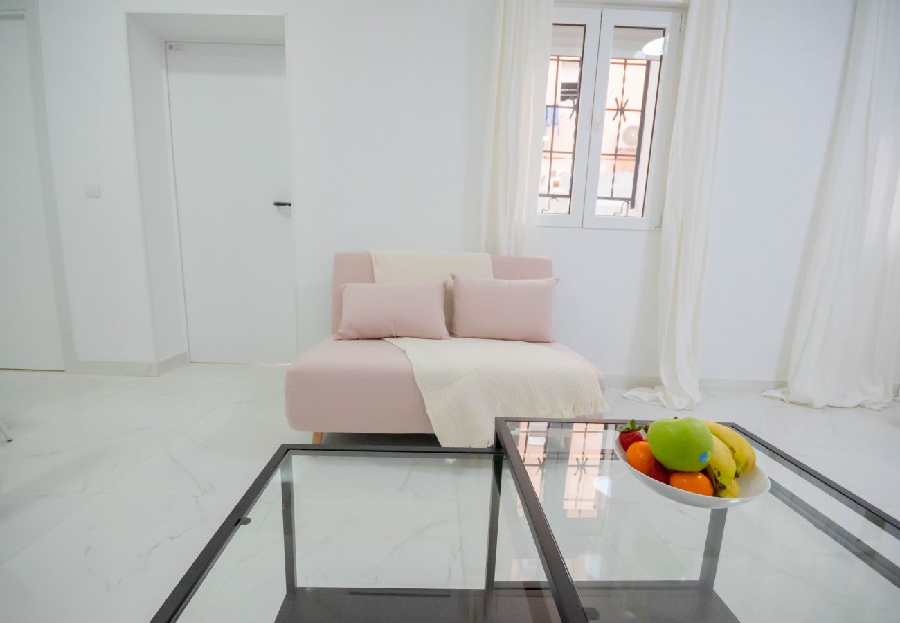 Studio in Madrid - M (MLU4B2) TETUAN "EL RETIRO" Studio in Madrid - M (MLU4B2) TETUAN "EL RETIRO"