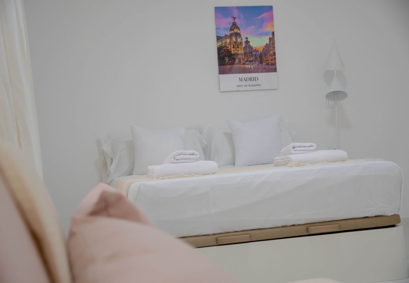 Studio in Madrid - M (MLU4B2) TETUAN "EL RETIRO" Studio in Madrid - M (MLU4B2) TETUAN "EL RETIRO"