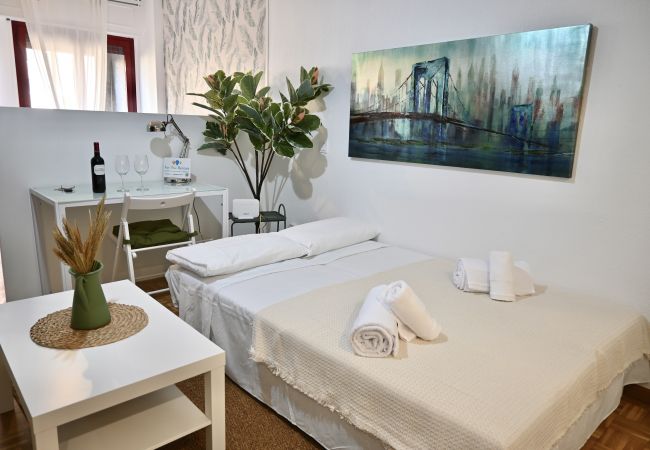 Studio in Madrid - M (DHI53) Luminoso apartamento BºPilar Studio in Madrid - M (DHI53) Luminoso apartamento BºPilar