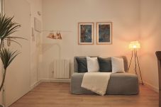 Studio in Madrid - M (MPE35G) Encantador Estudio con Cama en Mezanine