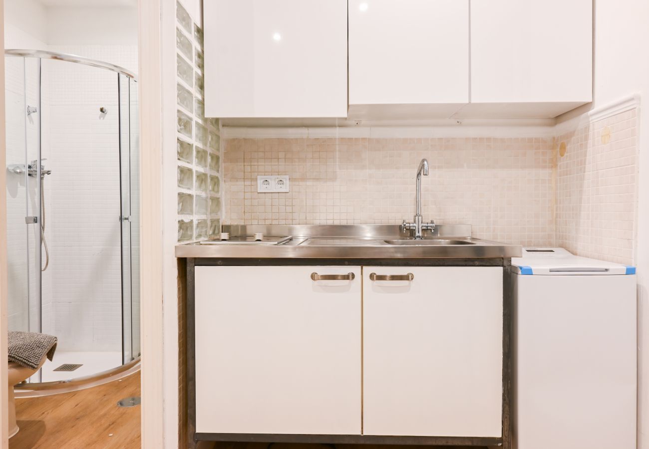 Studio in Madrid - M (SLR16)  Lindo estudio en barrio Justicia Studio in Madrid - M (SLR16)  Lindo estudio en barrio Justicia