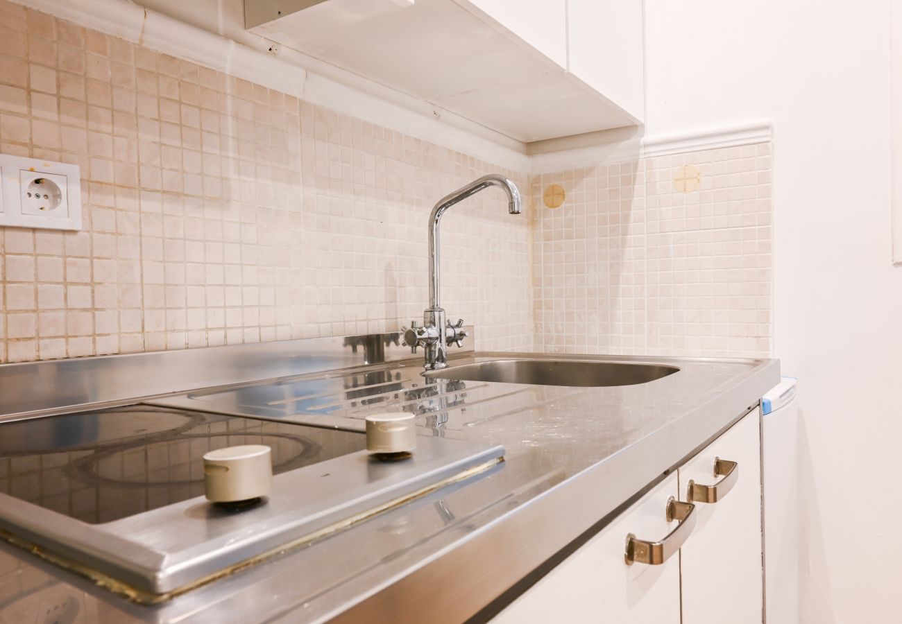 Studio in Madrid - M (SLR16)  Lindo estudio en barrio Justicia Studio in Madrid - M (SLR16)  Lindo estudio en barrio Justicia