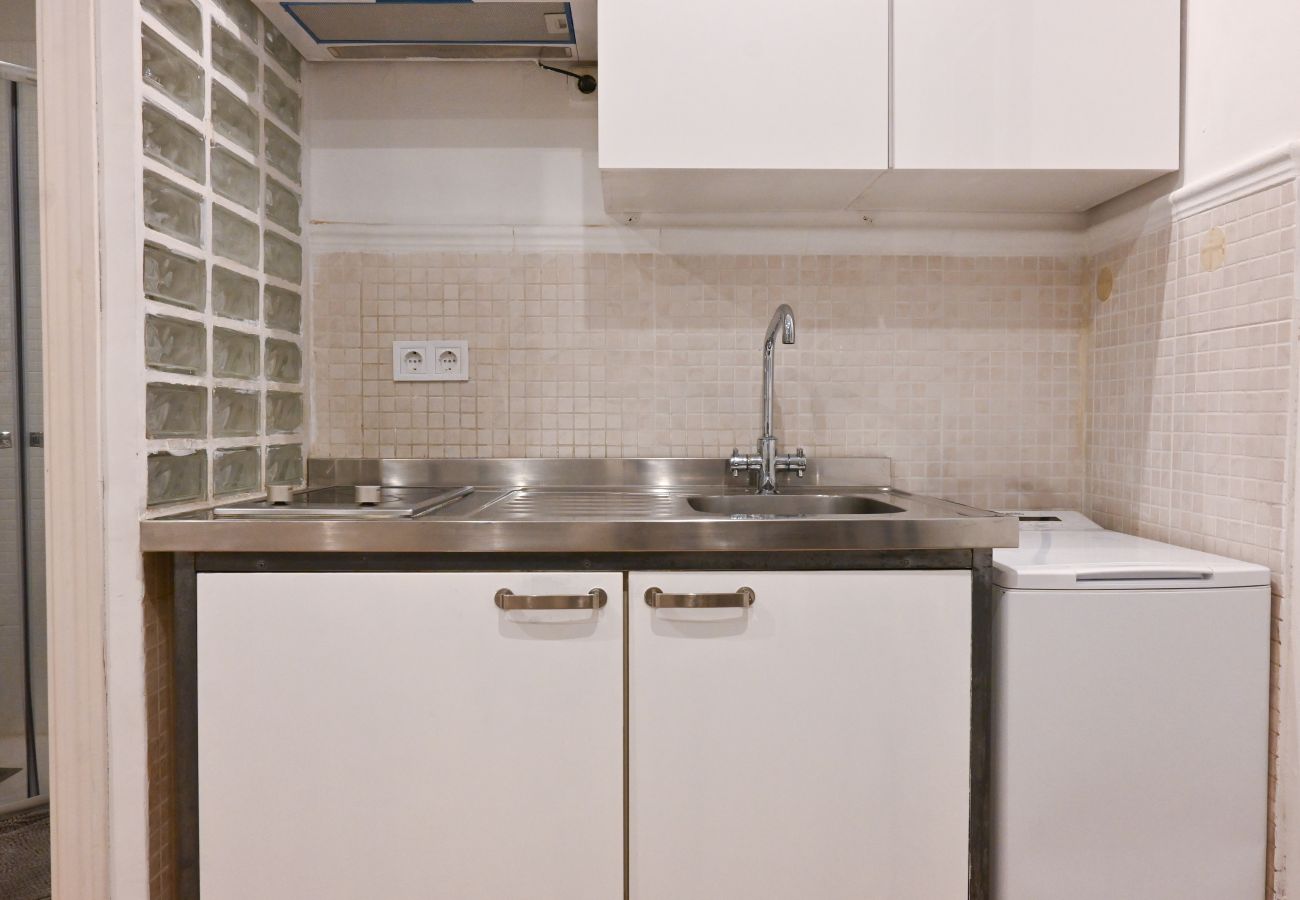 Studio in Madrid - M (SLR16)  Lindo estudio en barrio Justicia Studio in Madrid - M (SLR16)  Lindo estudio en barrio Justicia