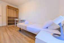 Rent by room in Madrid - M (SAP35C) Acogedora habitación con cama ind