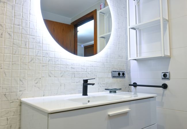 Apartment in Madrid - M (ECA103)Acogedora vivienda de 2 dormitorios en C Apartment in Madrid - M (ECA103)Acogedora vivienda de 2 dormitorios en C