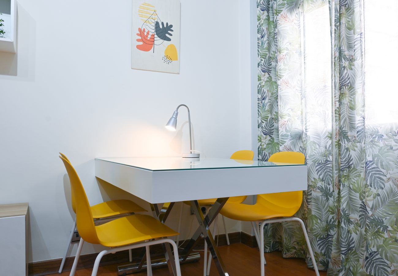 Apartment in Madrid - M (ECA103)Acogedora vivienda de 2 dormitorios en C Apartment in Madrid - M (ECA103)Acogedora vivienda de 2 dormitorios en C