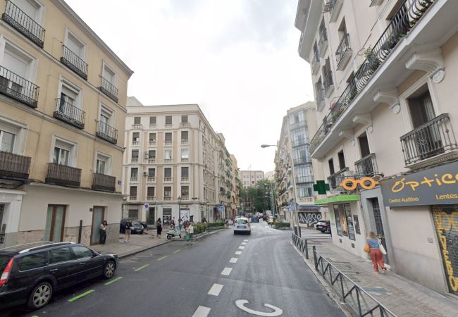 Apartment in Madrid - M (FEI70)Elegancia y Confort en el Corazón de Cham Apartment in Madrid - M (FEI70)Elegancia y Confort en el Corazón de Cham