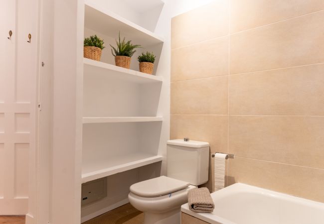 Apartment in Madrid - M (SEN352)Elegante y luminoso piso en el corazón d Apartment in Madrid - M (SEN352)Elegante y luminoso piso en el corazón d