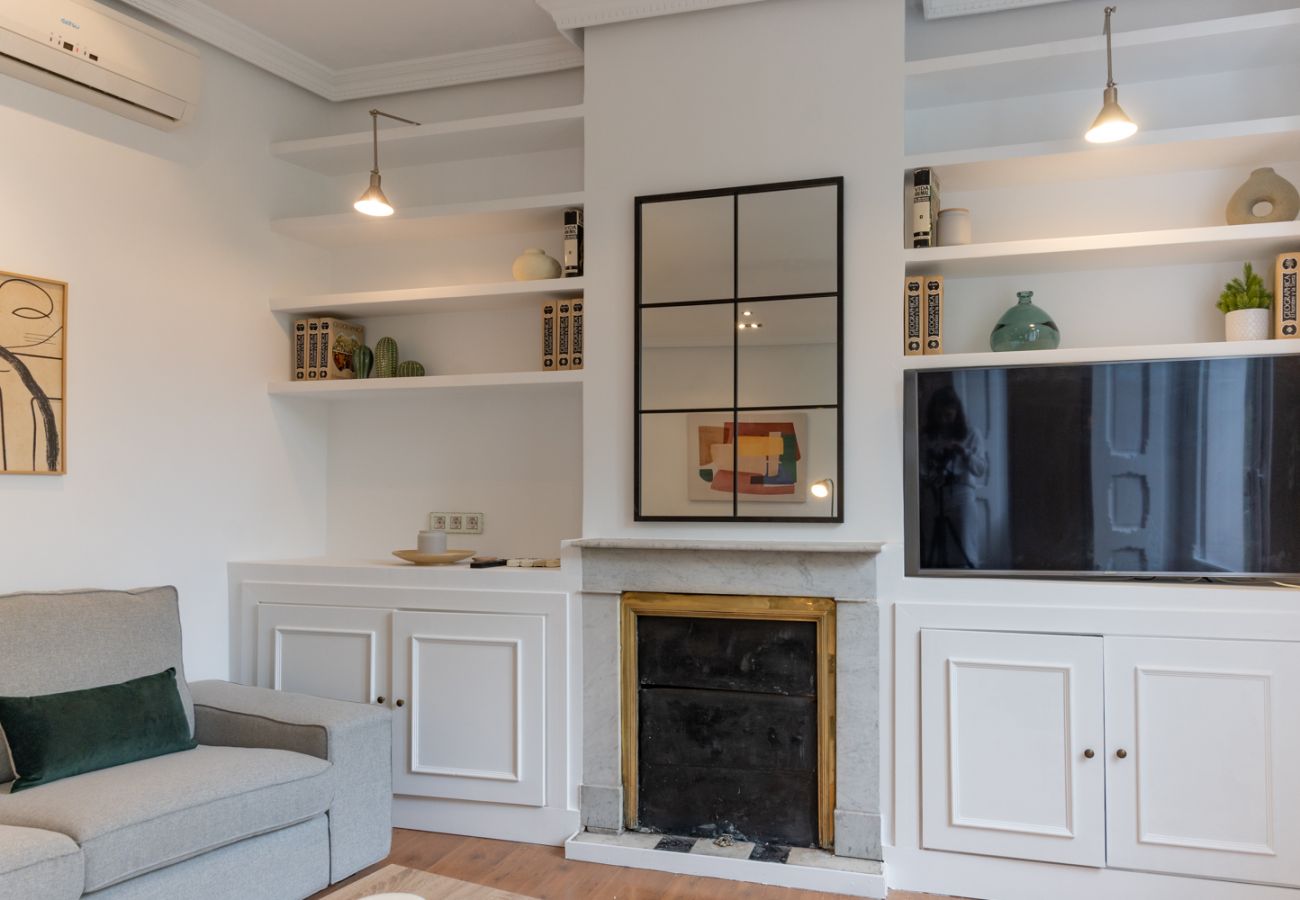 Apartment in Madrid - M (SEN352)Elegante y luminoso piso en el corazón d Apartment in Madrid - M (SEN352)Elegante y luminoso piso en el corazón d