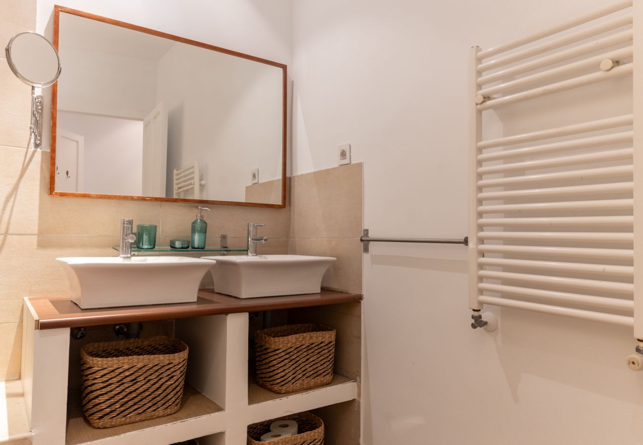 Apartment in Madrid - M (SEN352)Elegante y luminoso piso en el corazón d Apartment in Madrid - M (SEN352)Elegante y luminoso piso en el corazón d