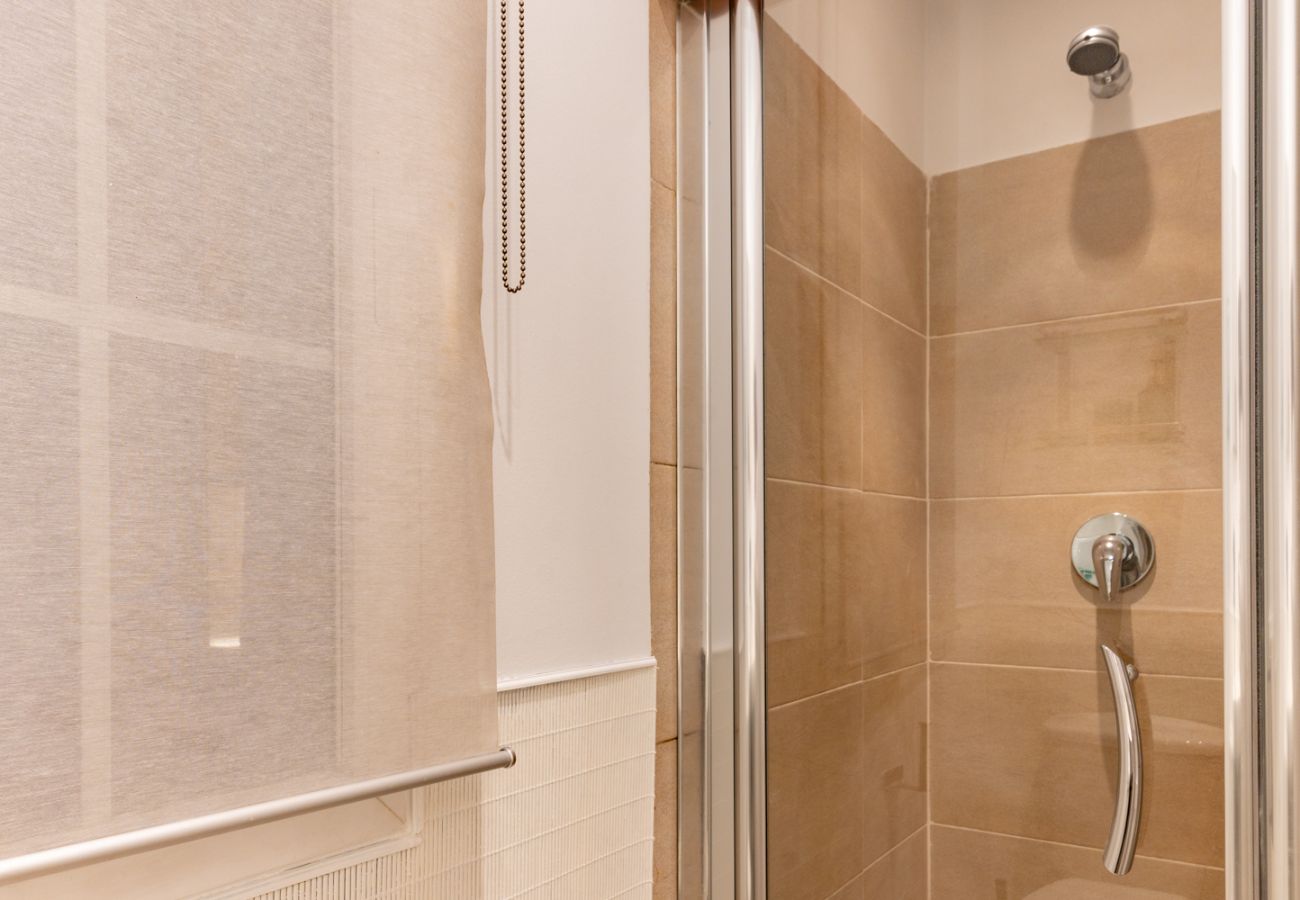 Apartment in Madrid - M (SEN352)Elegante y luminoso piso en el corazón d Apartment in Madrid - M (SEN352)Elegante y luminoso piso en el corazón d