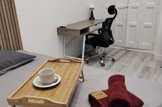 Rent by room in Madrid - M (SBE107)Shanghái: habitación con comodidad y zon