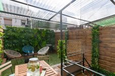 Rent by room in Madrid - M (HBE12A2)Sucre: Habitación con confort y esencia