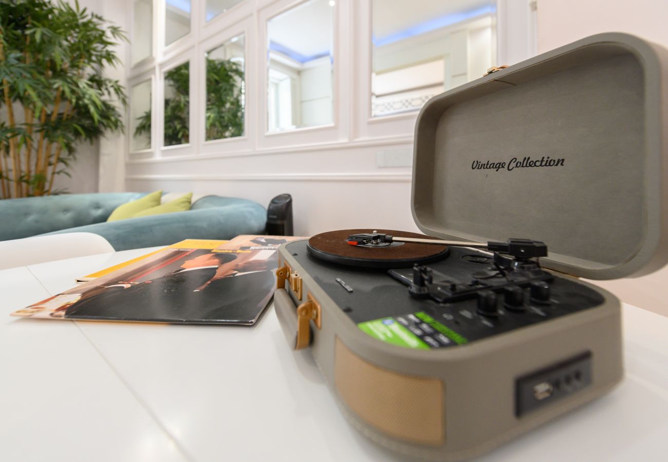 Apartment in Madrid - M (REI251)Apartamento de Lujo en el Corazón de Mad Apartment in Madrid - M (REI251)Apartamento de Lujo en el Corazón de Mad