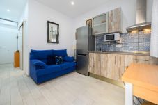 Apartment in Madrid - M (SFU72)Moderno piso de 1 dormitorio con terraza