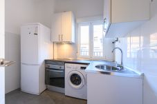 Apartment in Madrid - M (PDD82B) Piso de 3 dormitorios con balcón y toda