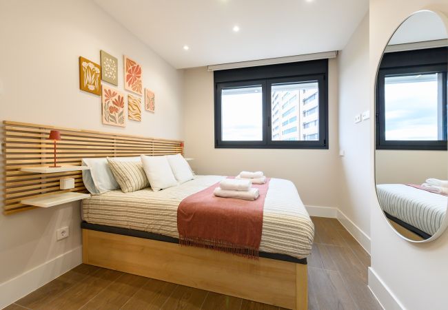 Apartment in Madrid - M (JES214B) Piso de lujo de 1 dormitorio con vista