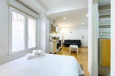 Studio in Madrid - M (EMO470B) Acogedor estudio en Ciudad Lineal