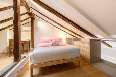 Apartment in Madrid - M (CDSR215) Amplio y Luminoso Dúplex