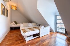 Apartment in Madrid - M (TOL241) Espectacular Piso en la Plaza Mayor